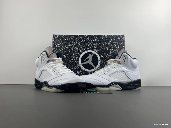 Bmlin Shoes JORDAN BLACK' AIR 'WHITE RETRO DD0587-110 5 0710
